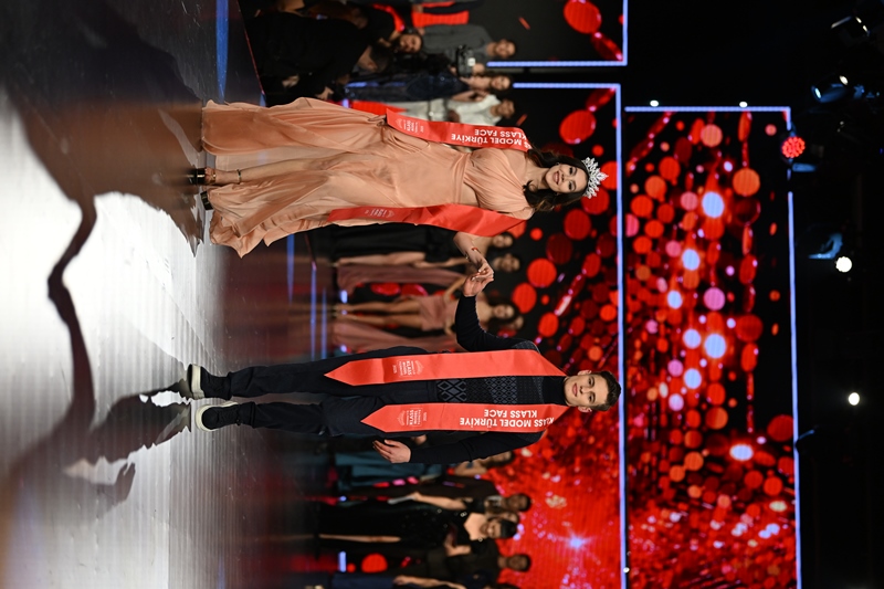 Sammyvit Klass Model Türkiye 2025 �Klass Face� Unvan�n�  �Elanur Asil� Kazand�